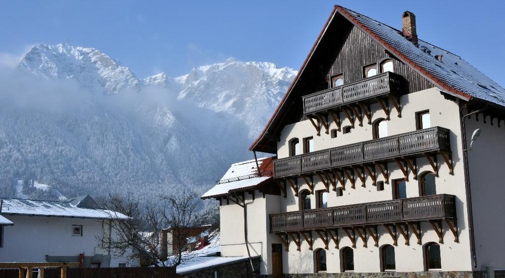Pensiunea Manidum Buşteni エクステリア 写真
